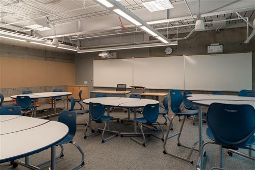 A classroom with reconfigurable furniture 