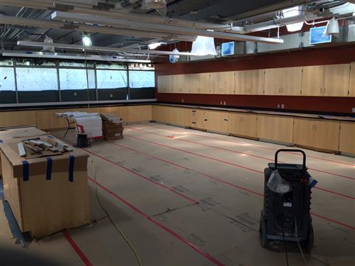 Built-in furniture is being installed in the classrooms. 